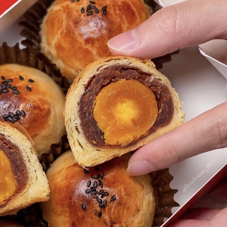 中秋快樂・台中排隊名店 超誘人蛋黃酥