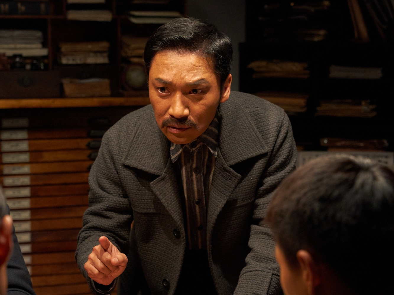 宛如韓版 悲慘世界 開春催淚電影 Hero 攜手 紙房子 韓國篇 李玹雨 小女子 金高銀化身情報員竟 壓力大到哭 Popo筆記