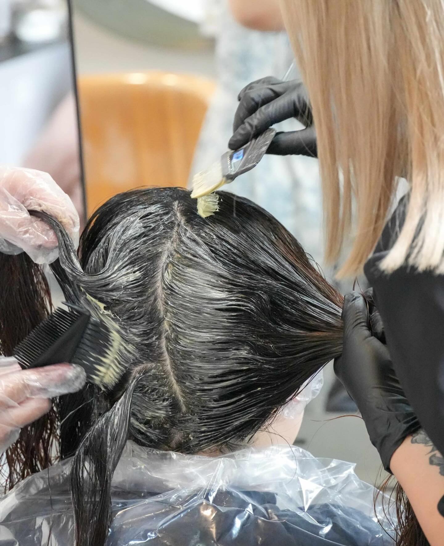 台中染燙推薦【Virus Hair Salon 24H-逢甲旗艦店】質感沙龍、專業呵護，打造完美髮型<設計師-樂樂> ｜ POPO筆記